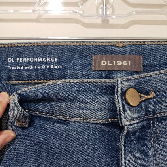 DL1961 Mara Instasculpt Straight Ankle Jean Size 32 Distressed Casual Fray Hem - Picture 9 of 14